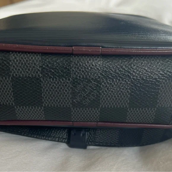 Louis Vuitton Danube PM Slim Bag - Picture 12 of 12